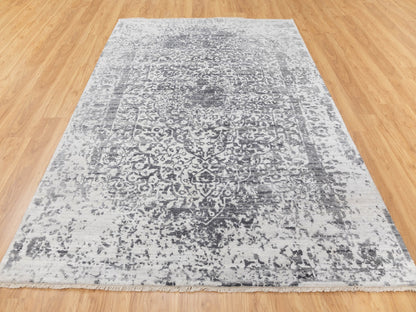 Grey 6'0" x 9'2" Transitional Hand knotted Wool/Silk Rug - Sku: O058423