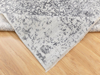 Transitional hand-knotted wool/pure silk rug in Gray, 6' x 9'2" — SKU O058423 (view 7)