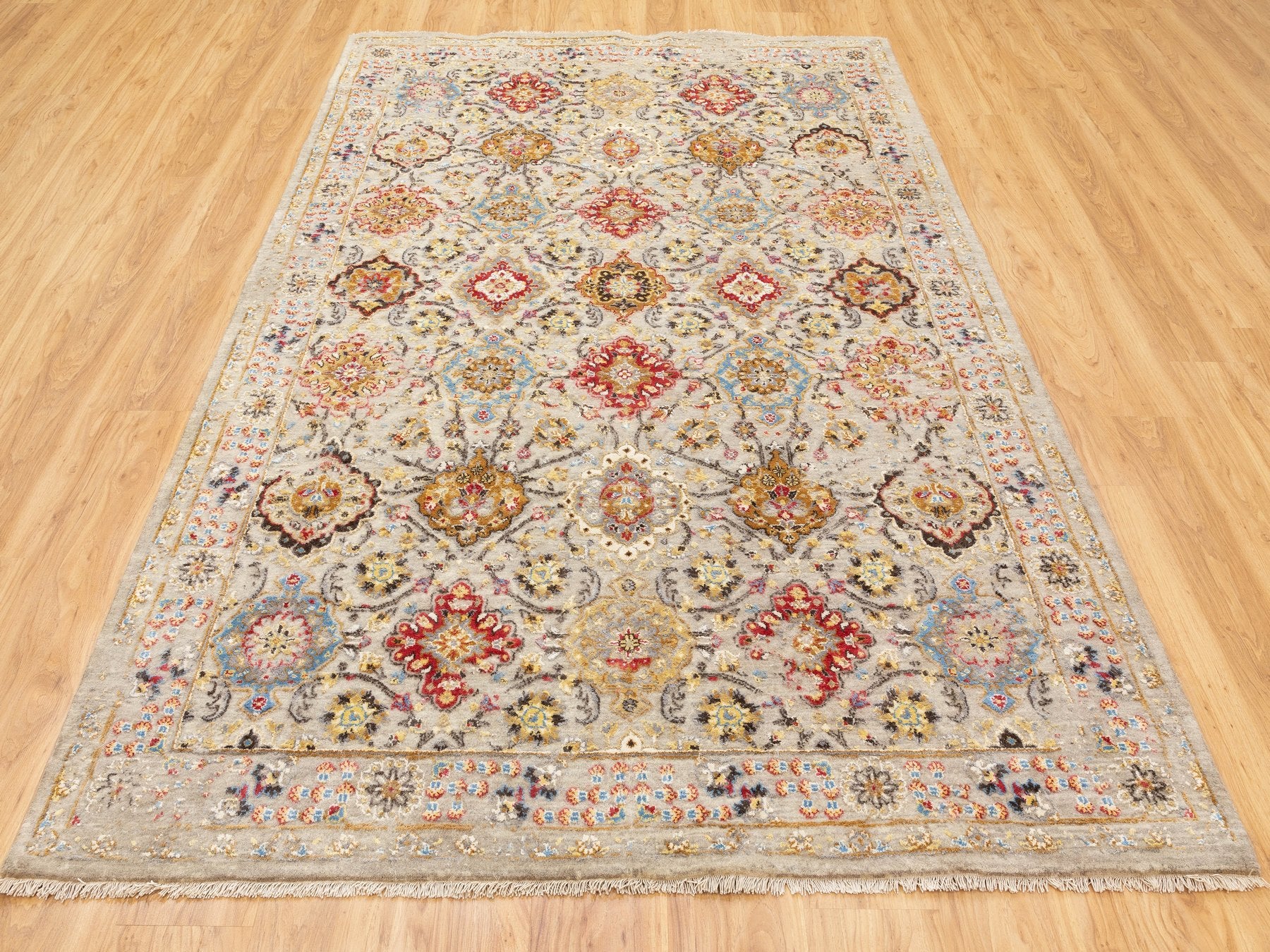 Transitional hand-knotted wool/pure silk rug in Beige, 6'1" x 9' — SKU O058443 (view 3)
