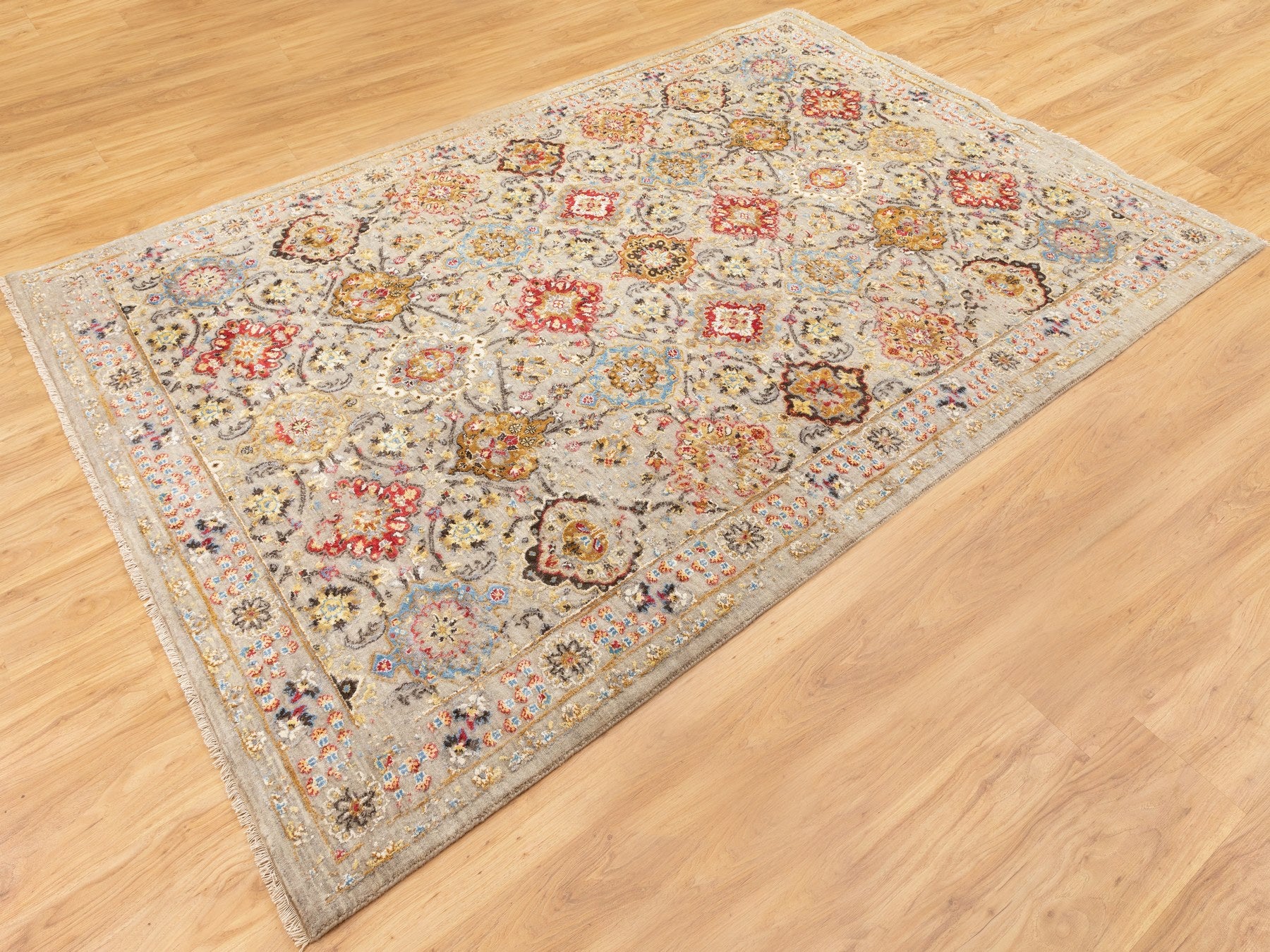 Transitional hand-knotted wool/pure silk rug in Beige, 6'1" x 9' — SKU O058443 (view 4)