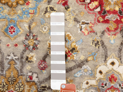 Transitional hand-knotted wool/pure silk rug in Beige, 6'1" x 9' — SKU O058443 (view 8)