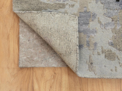 Grey 2'4" x 7'5" Modern / Contemporary Hand knotted Wool/Silk Rug - Sku: O058457