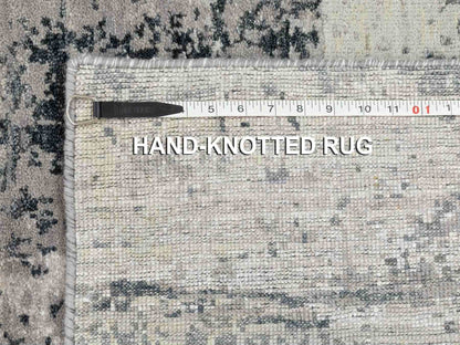 Grey 2'8" x 7'8" Modern / Contemporary Hand knotted Wool/Silk Rug - Sku: O058458
