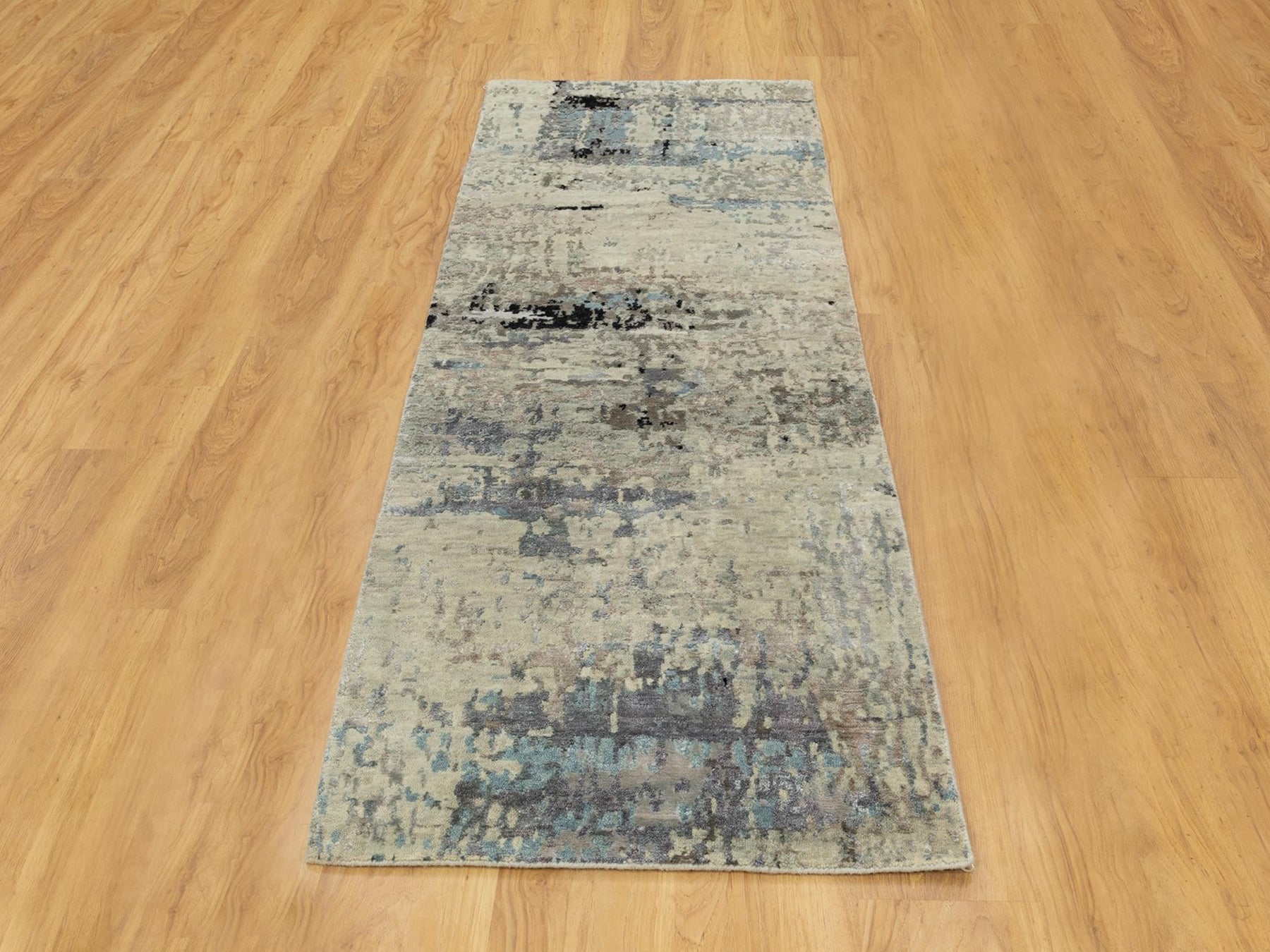 Modern / Contemporary hand-knotted wool/silk runner in Beige, 2'6" x 7'9" — SKU O058490 (view 2)