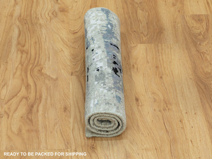 Modern / Contemporary hand-knotted wool/silk rug in Beige, 2' x 2'10" — SKU O058504 (view 6)