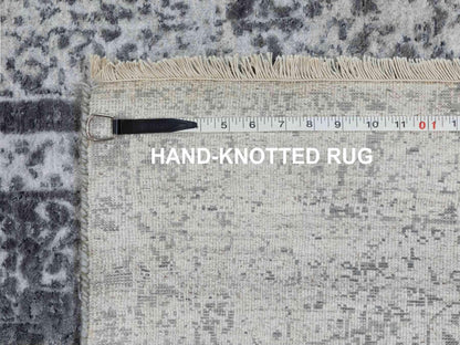 Grey 2'7" x 12'0" Transitional Hand knotted Wool/Silk Rug - Sku: O058556