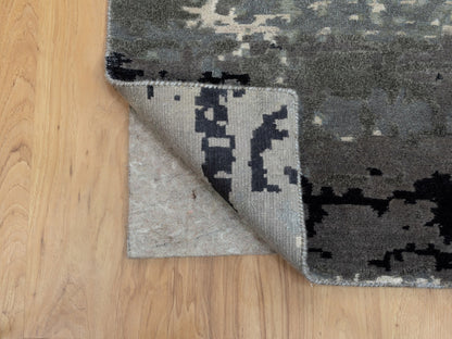 Grey 2'8" x 10'3" Modern / Contemporary Hand knotted Wool/Silk Rug - Sku: O058566
