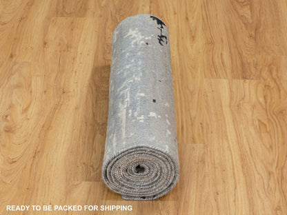 Grey 2'8" x 10'3" Modern / Contemporary Hand knotted Wool/Silk Rug - Sku: O058566