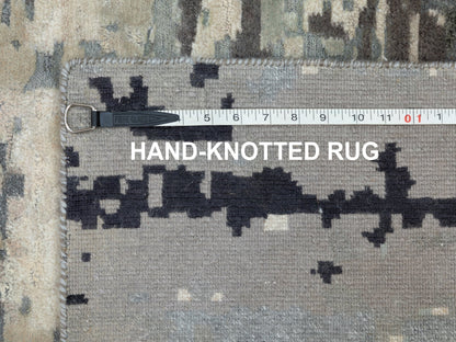 Grey 2'8" x 10'3" Modern / Contemporary Hand knotted Wool/Silk Rug - Sku: O058566
