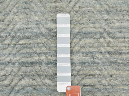 Modern / Contemporary hand-knotted wool runner in Green, 2'6" x 11'10" — SKU O058572 (view 4)