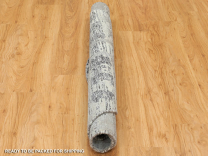 Grey 5'2" x 5'2" Modern / Contemporary Hand knotted Wool Rug - Sku: O058613