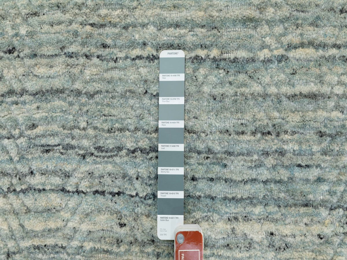 Modern / Contemporary hand-knotted wool rug in Green, 3' x 5' — SKU O058618 (view 4)