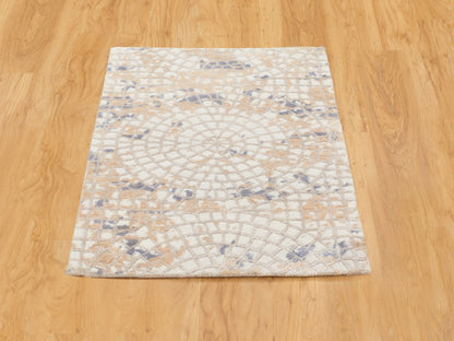 Ivory 2'0" x 3'1" Modern and Contemporary Hand knotted Wool/Silk Rug - Sku: O058636