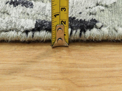 Modern / Contemporary hand-knotted wool/silk runner in Beige, 2'8" x 7'10" — SKU O058876 (view 7)