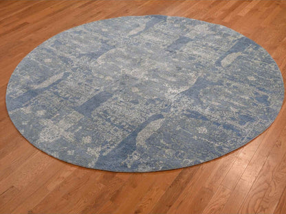 Transitional hand-knotted wool/pure silk rug in Blue, 8'1" x 8'1" — SKU O059000 (view 4)