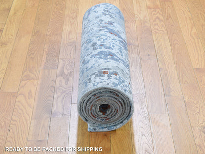Grey 2'5" x 12'0" Modern / Contemporary Hand knotted Wool/Silk Rug - Sku: O059043