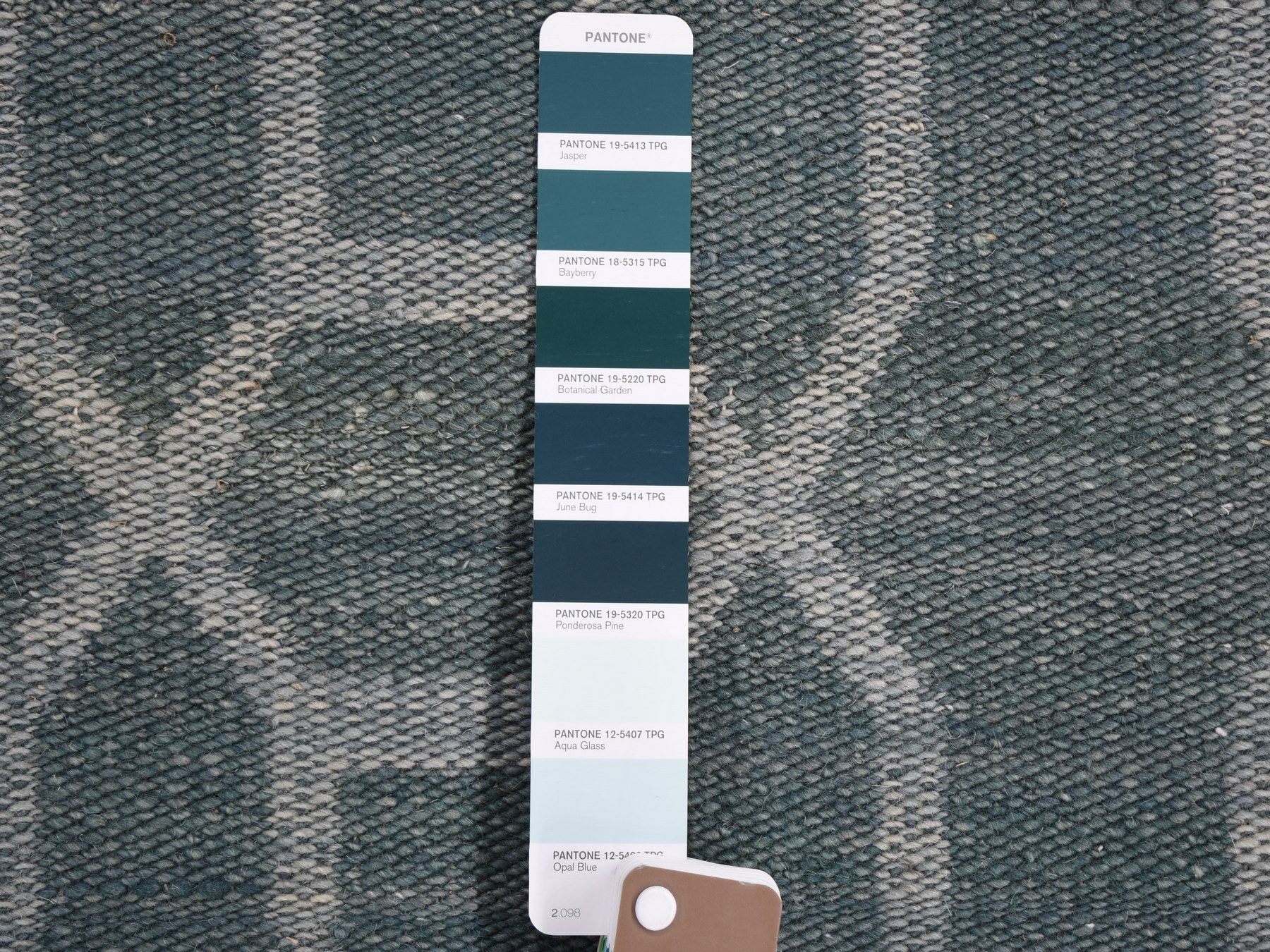 Kilim Flat-Weave hand-knotted wool runner in Blue, 2'7" x 9'8" — SKU O059118 (view 4)