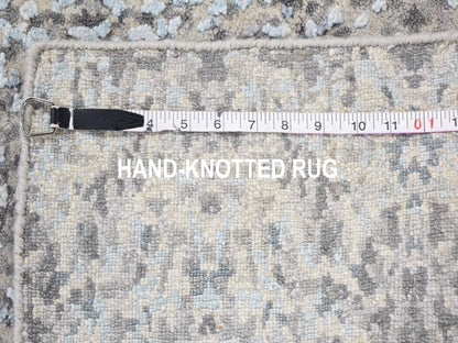 Grey 2'0" x 3'0" Modern / Contemporary Hand knotted Wool/Silk Rug - Sku: O059130