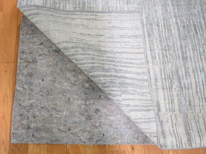Grey 6'0" x 8'10" Modern / Contemporary Hand knotted Wool/Silk Rug - Sku: O059257