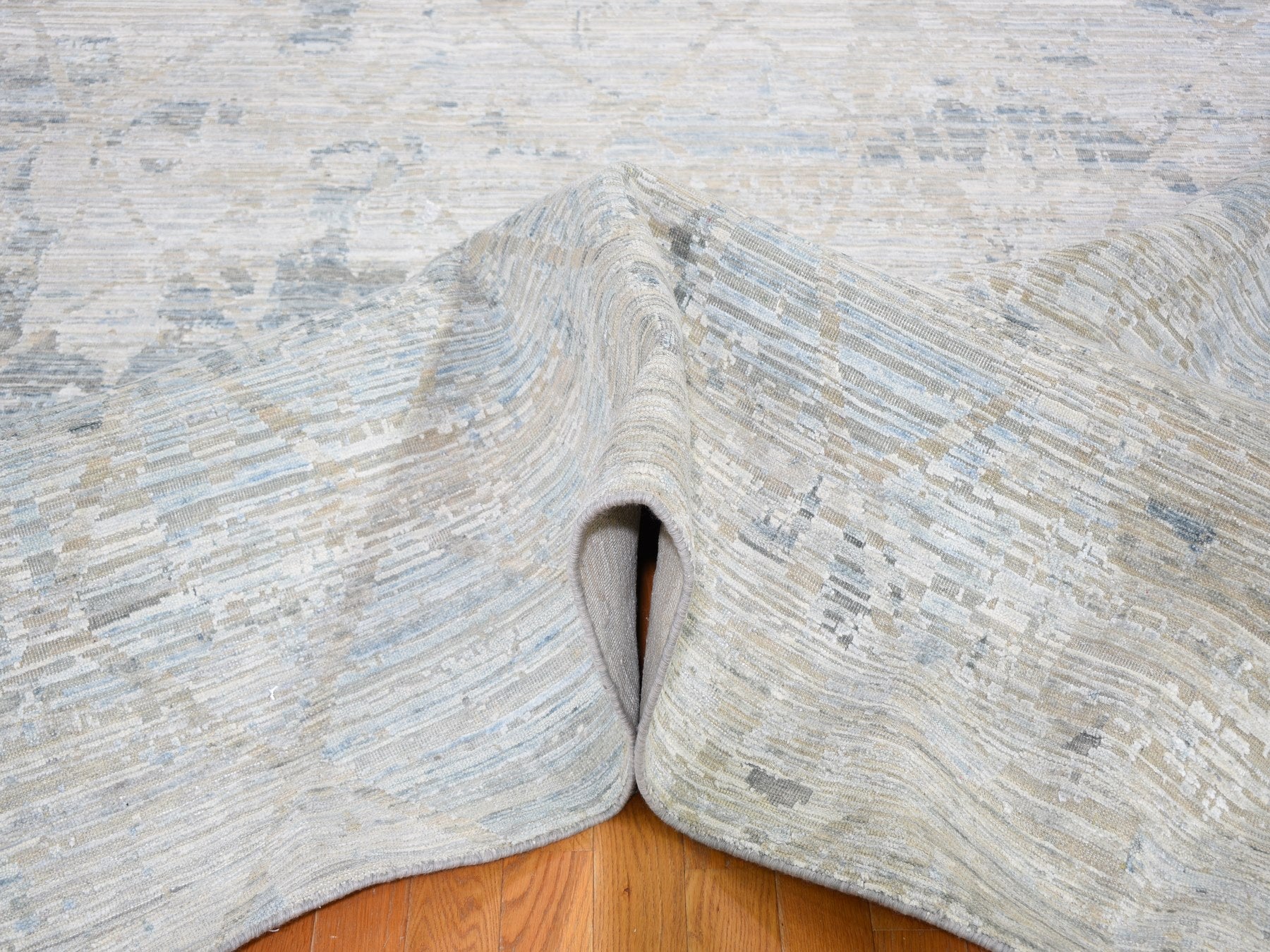 Modern / Contemporary hand-knotted wool/silk rug in Ivory, 12' x 15'1" — SKU O059262 (view 5)