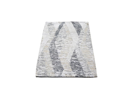 Ivory 2'0" x 3'1" Modern and Contemporary Hand knotted Wool/Silk Rug - Sku: O059278