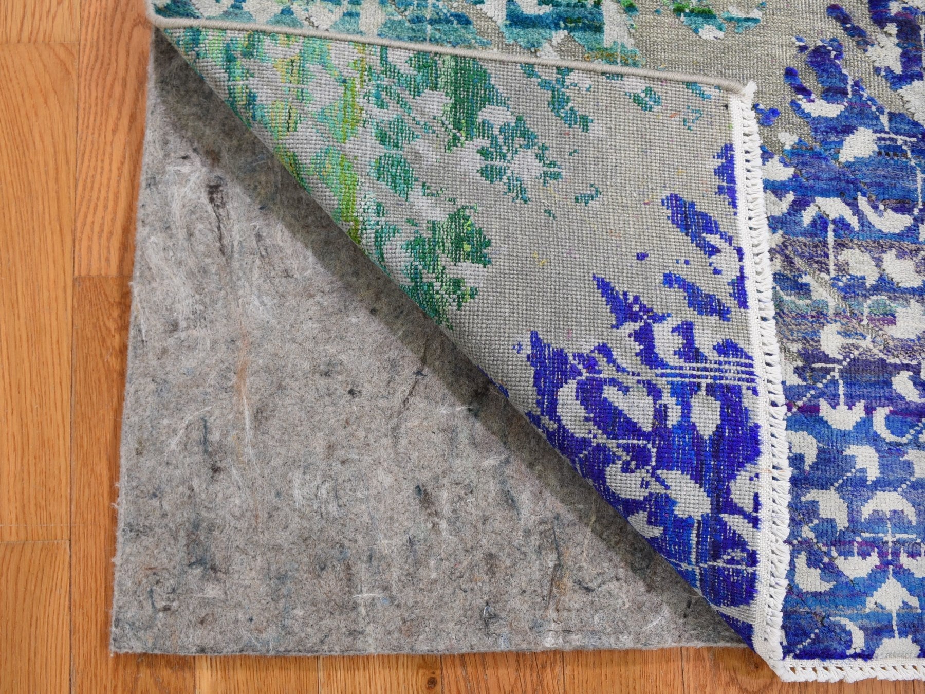 Modern / Contemporary hand-knotted wool/sari silk rug in Brown, 2' x 2' — SKU O059282 (view 2)