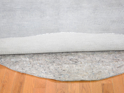 Grey 7'10" x 7'10" Modern / Contemporary Hand knotted Wool/Silk Rug - Sku: O059315