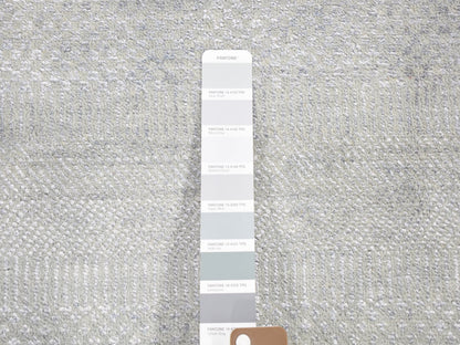 Grey 7'10" x 7'10" Modern / Contemporary Hand knotted Wool/Silk Rug - Sku: O059315