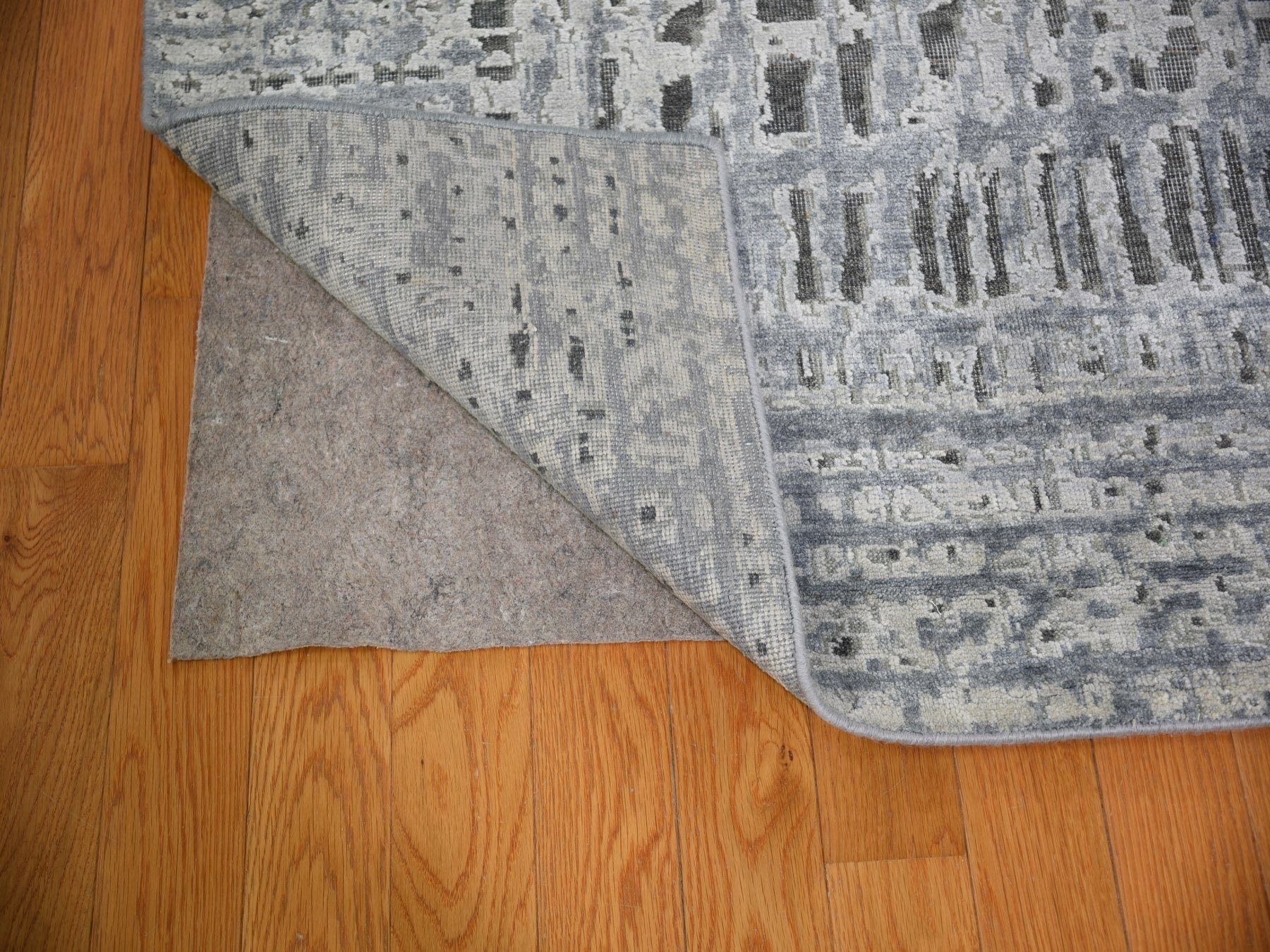 Transitional hand-knotted wool/silk rug in Gray & Not Borde, 9' x 12'1" — SKU O059369 (view 4)