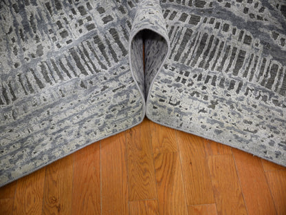 Transitional hand-knotted wool/silk rug in Gray & Not Borde, 9' x 12'1" — SKU O059369 (view 5)