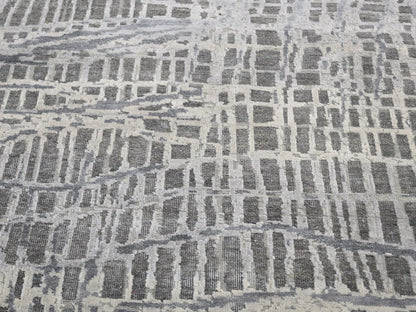 Transitional hand-knotted wool/silk rug in Gray & Not Borde, 9' x 12'1" — SKU O059369 (view 8)