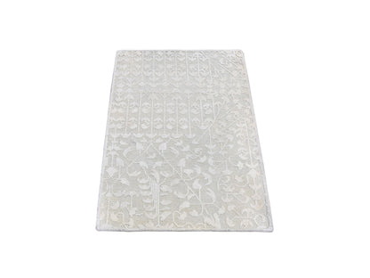 Ivory 2'0" x 3'4" Modern and Contemporary Hand knotted Wool/Silk Rug - Sku: O059537