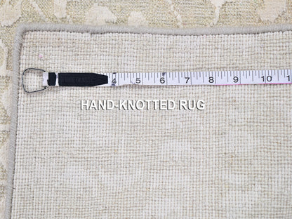 Ivory 2'0" x 3'4" Modern and Contemporary Hand knotted Wool/Silk Rug - Sku: O059537