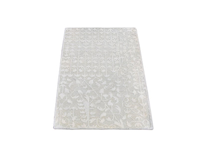 Modern / Contemporary hand-knotted wool/silk rug in Ivory, 2' x 3' — SKU O059538