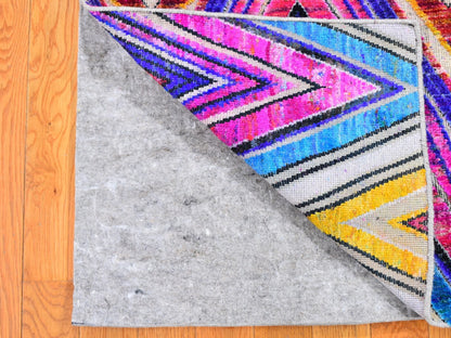 Pink 2'0" x 3'0" Modern / Contemporary Hand knotted Wool/Silk Rug - Sku: O059550