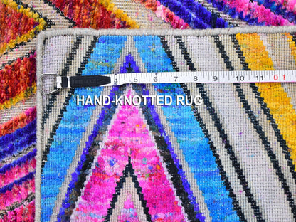 Pink 2'0" x 3'0" Modern / Contemporary Hand knotted Wool/Silk Rug - Sku: O059551