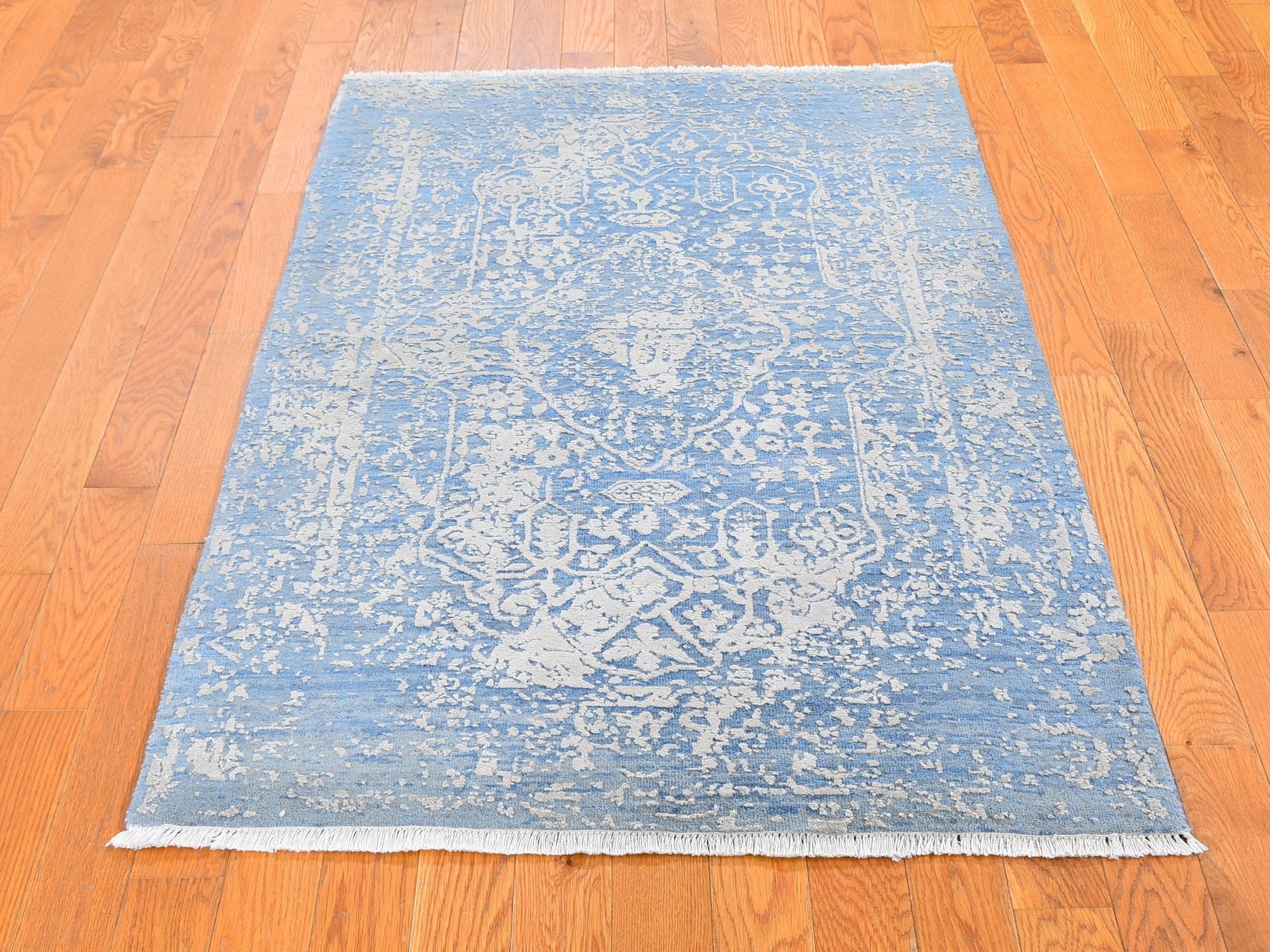Transitional hand-knotted wool/silk rug in Blue, 3' x 5' — SKU O059576 (view 2)