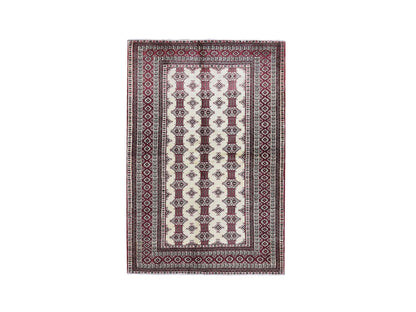 Ivory 4'6" x 7'0" Persian Hand knotted Wool Rug - Sku: O059636