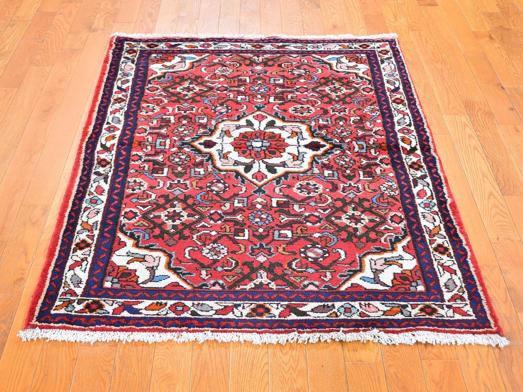 Hamadan Persian hand-knotted wool rug in Red & Ivory, 3'6" x 5' — SKU O059677 (view 2)