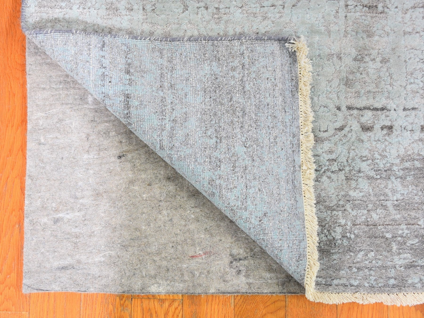 Transitional hand-knotted wool/silk runner in Green, 2'7" x 14' — SKU O059705 (view 4)