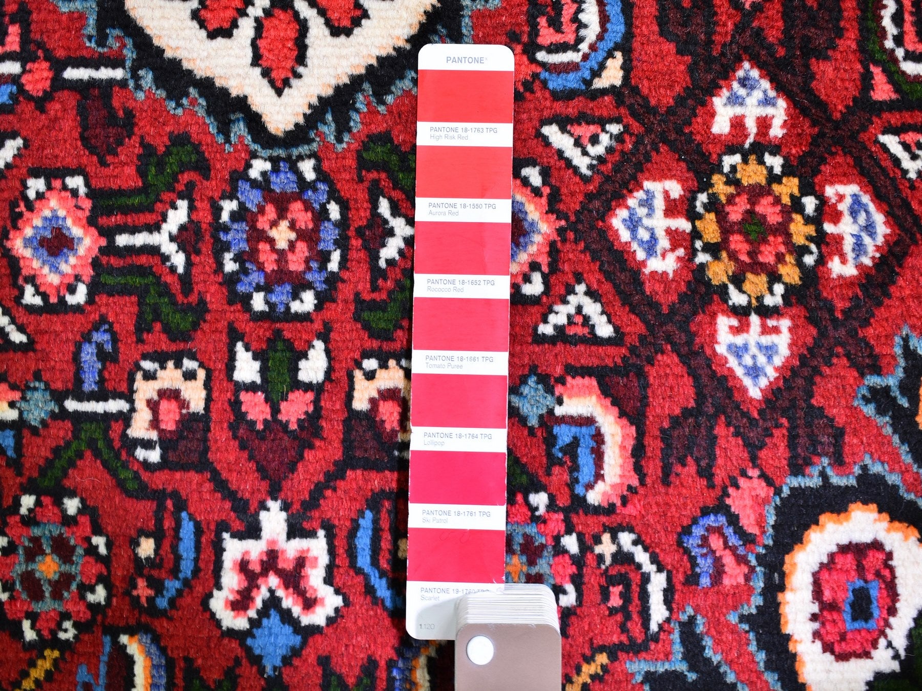 Hamadan Persian hand-knotted wool rug in Red & Ivory, 3'3" x 4'7" — SKU O059932 (view 2)