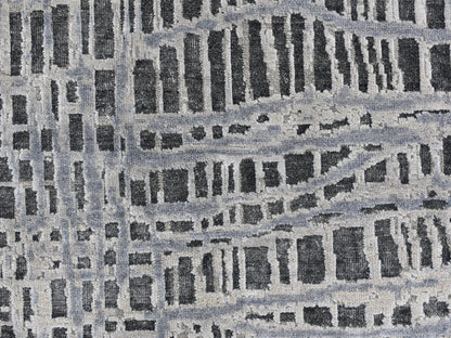 Transitional hand-knotted wool rug in Gray, 7'10" x 10' — SKU O059950 (view 4)