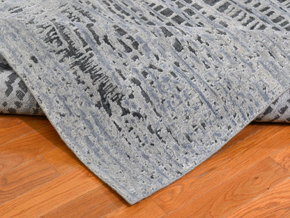 Transitional hand-knotted wool rug in Gray, 7'10" x 10' — SKU O059950 (view 6)