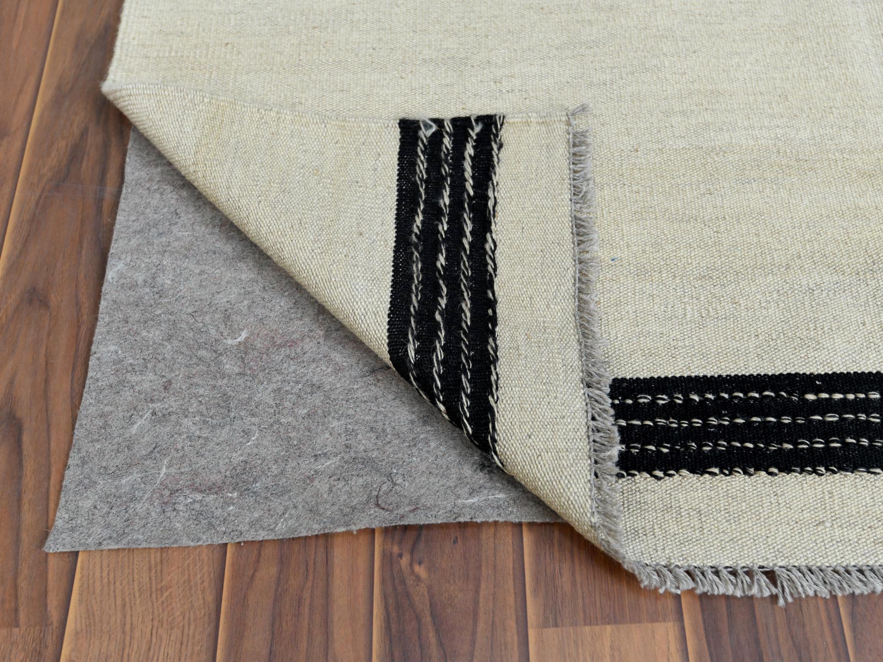 Kilim Flat-Weave hand-knotted wool rug in Black, 8'2" x 10' — SKU O060072 (view 2)