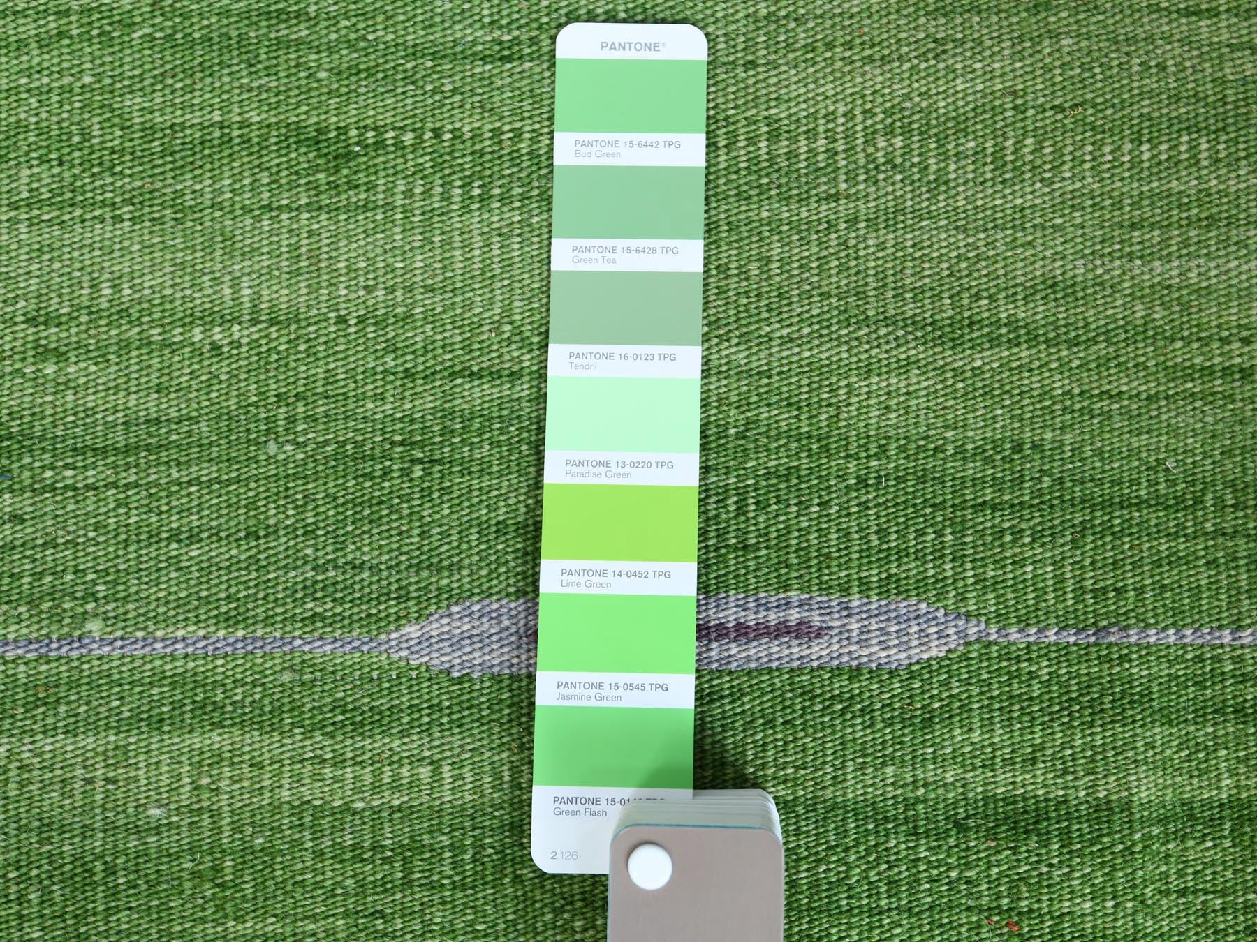 Kilim Flat-Weave hand-knotted wool rug in Green, 6'2" x 9'2" — SKU O060095 (view 4)