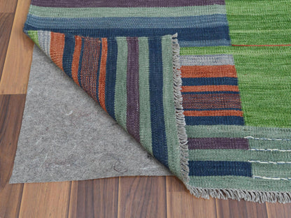 Kilim Flat-Weave hand-knotted wool rug in Green, 6'3" x 9'2" — SKU O060096 (view 3)