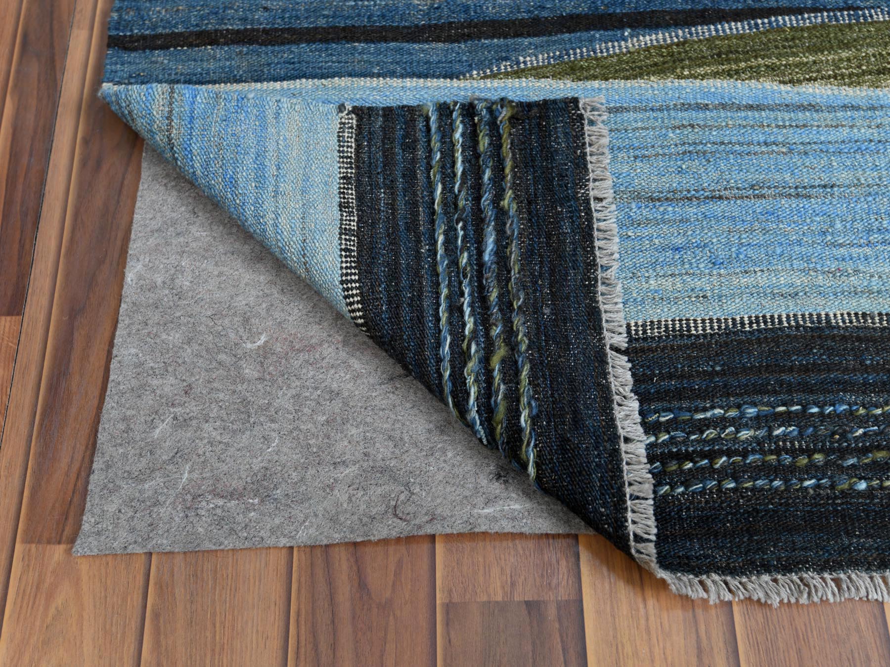 Kilim Flat-Weave hand-knotted wool rug in Blue, 9'7" x 11'10" — SKU O060101 (view 3)
