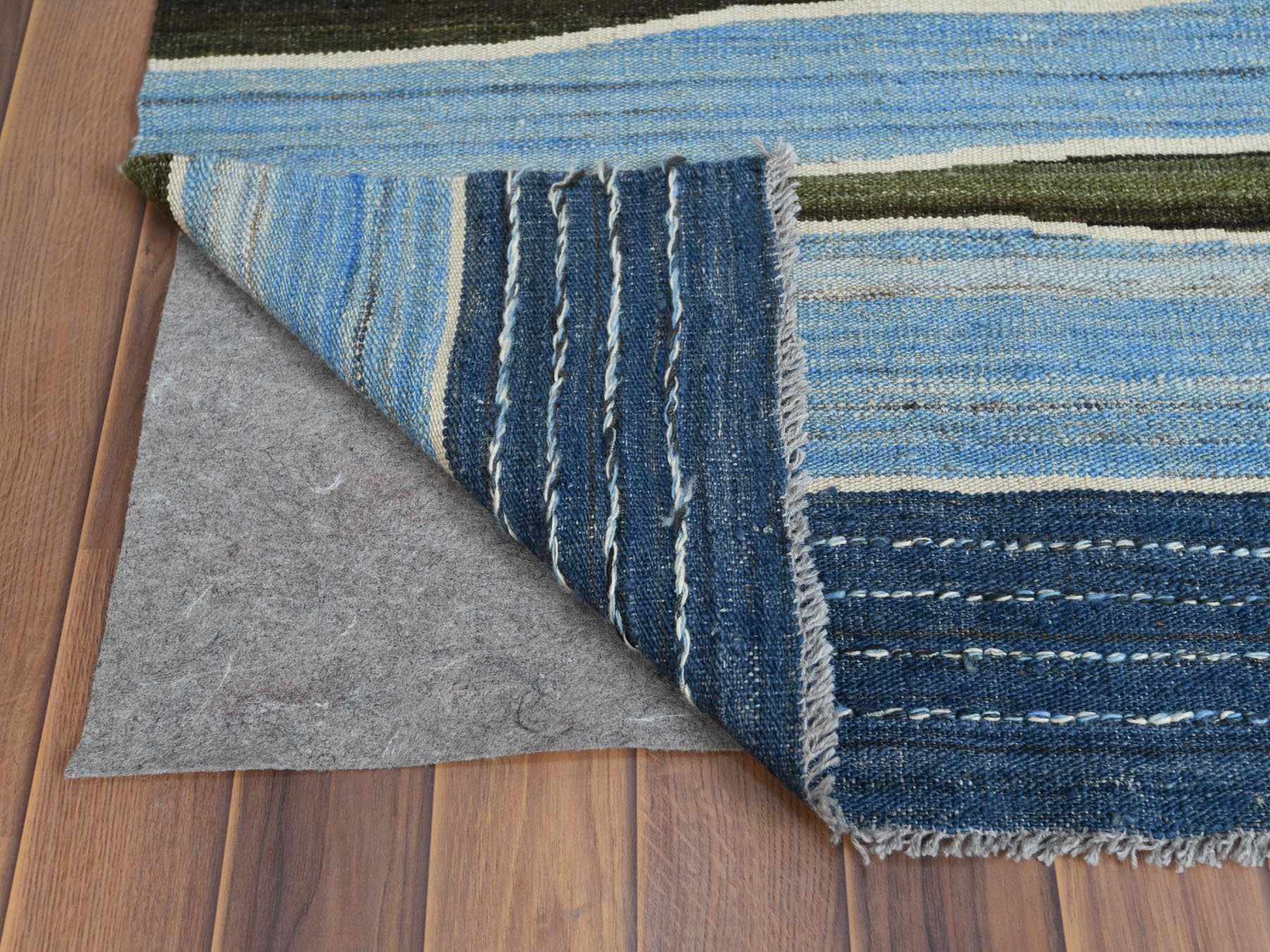 Kilim Flat-Weave hand-knotted wool rug in Blue, 6'3" x 8'9" — SKU O060104 (view 3)