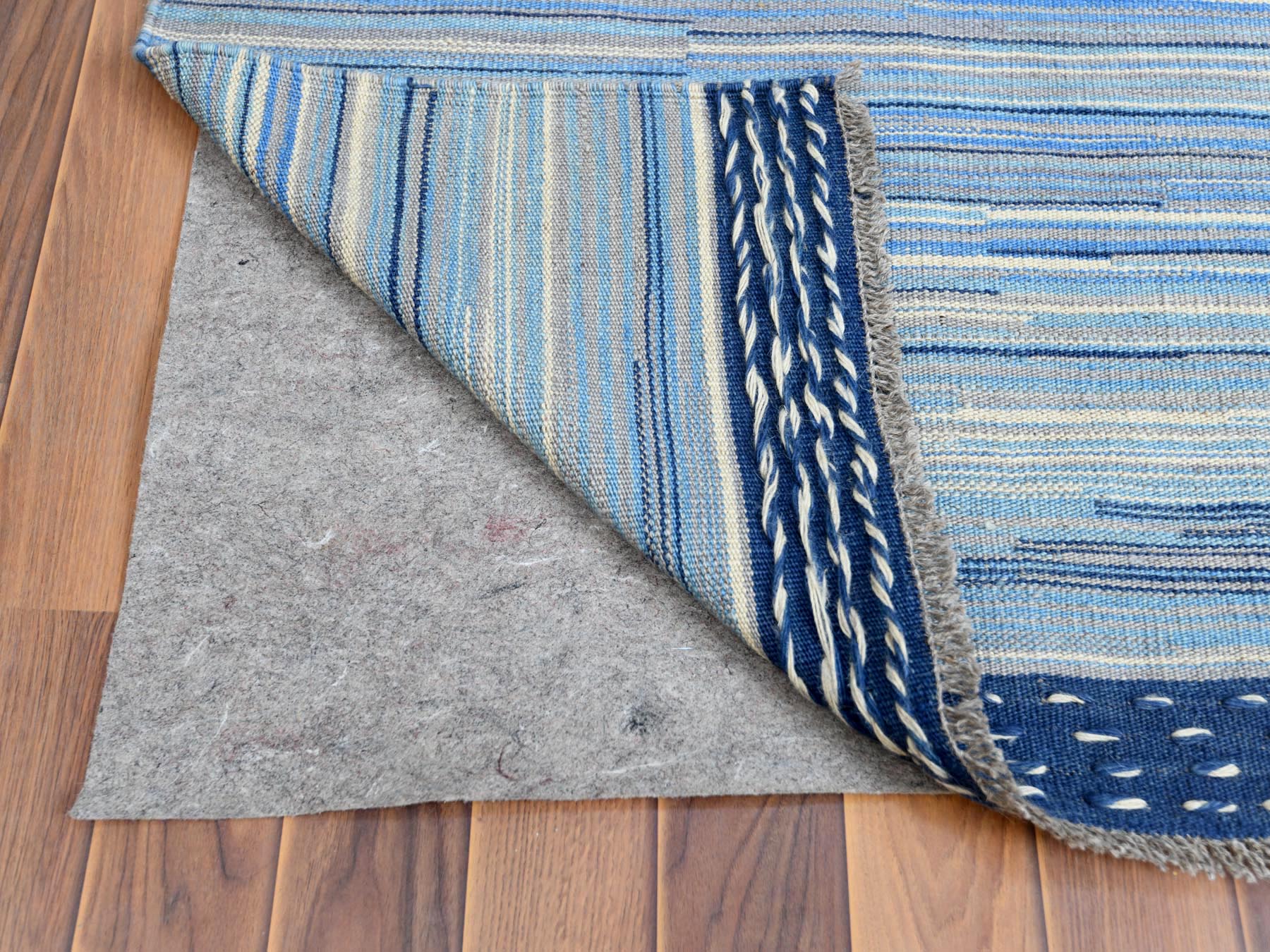 Kilim Flat-Weave hand-knotted wool rug in Blue, 10'5" x 13'10" — SKU O060108 (view 3)