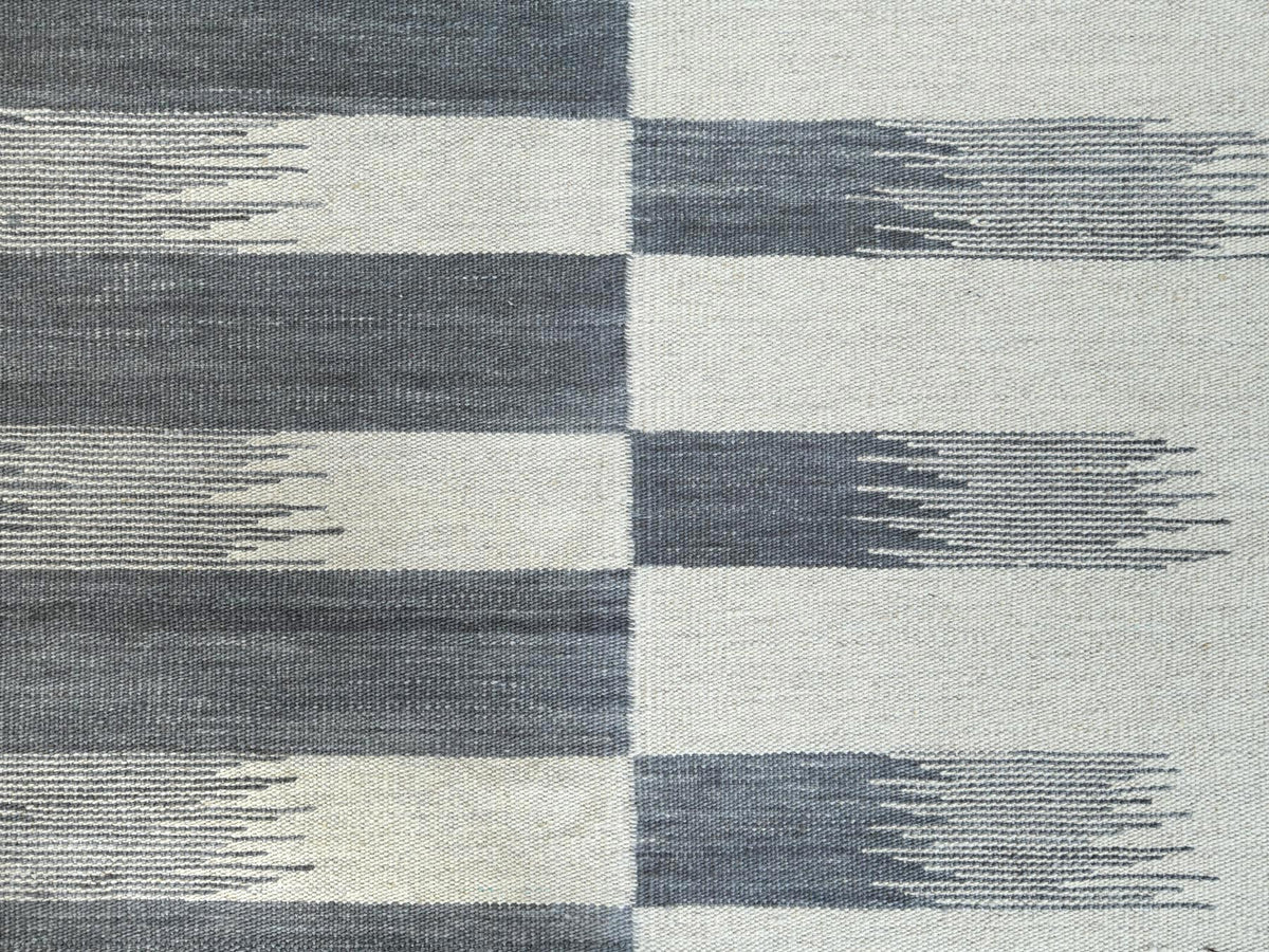 Kilim Flat-Weave hand-knotted wool rug in Gray, 8'2" x 9'10" — SKU O060121 (view 2)